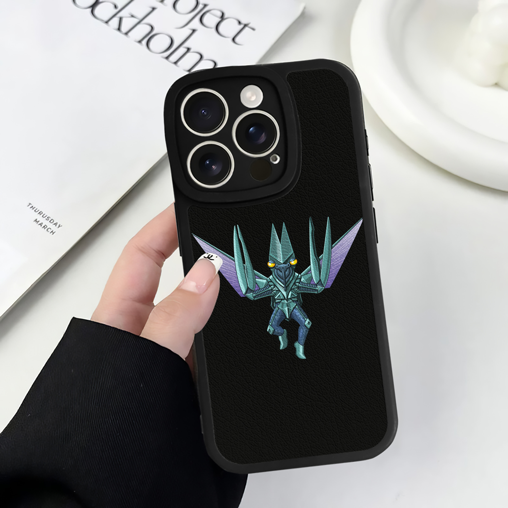 （画像用） ウルトラマン Ultraman 【iPhone 16シリーズ対応】シリコンスマホケース（レザー調） 材質：シリコン
